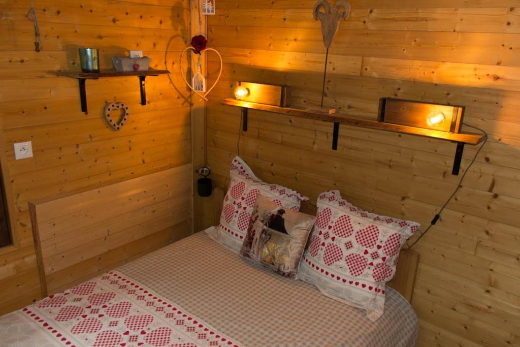 Photo of Bedroom in Thones