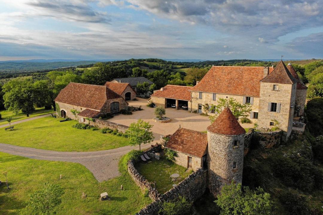 Photo of Buildings in Alvignac