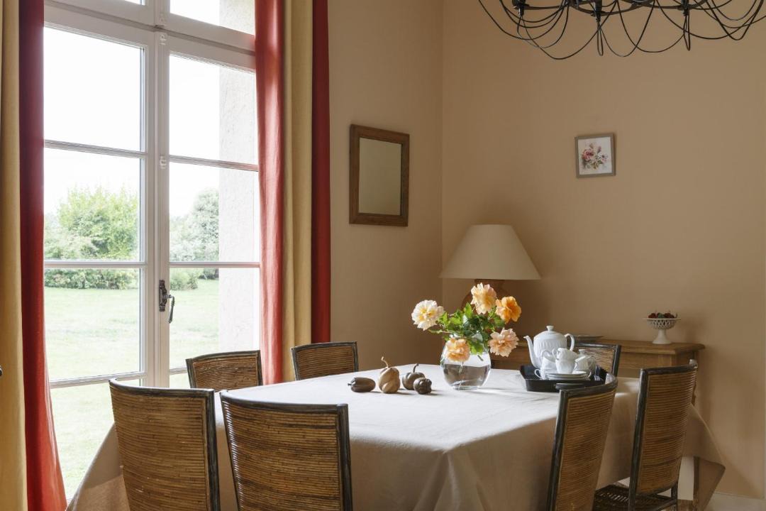 Photo of Livingroom in Le Rosais-La Flourie