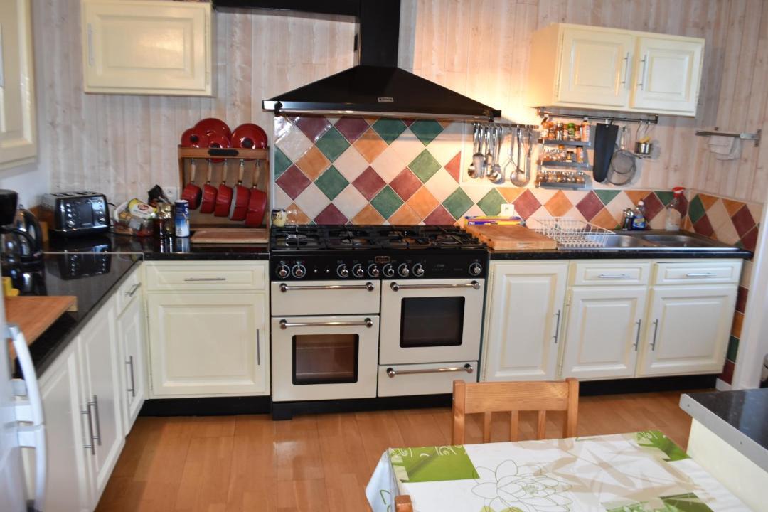 Photo of Kitchen in St.-Martin-des-Champs