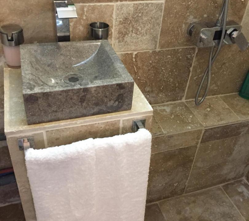 Photo of Bathroom in L'Isle-sur-la-Sorgue