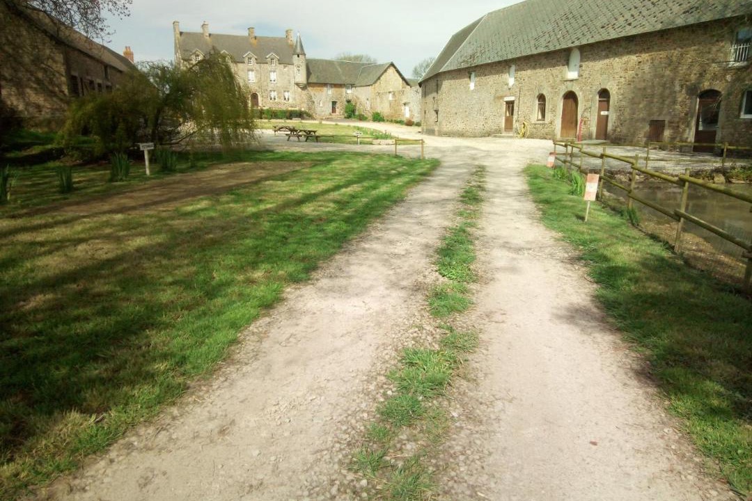 Photo of Buildings in Saint-Nicolas-de-Pierrepont