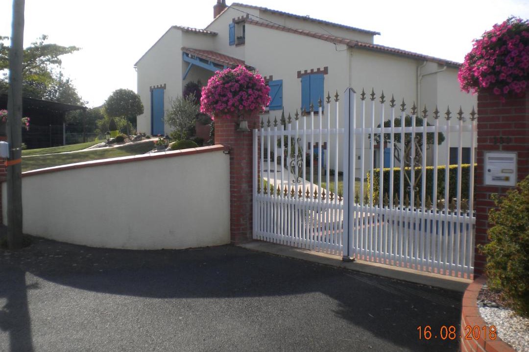 Photo of Buildings in Saint-Christophe-la-Couperie