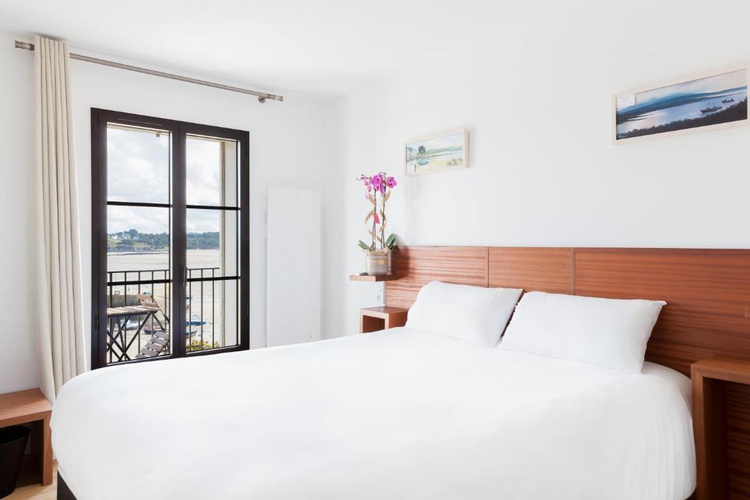 Photo of Bedroom in Locquirec