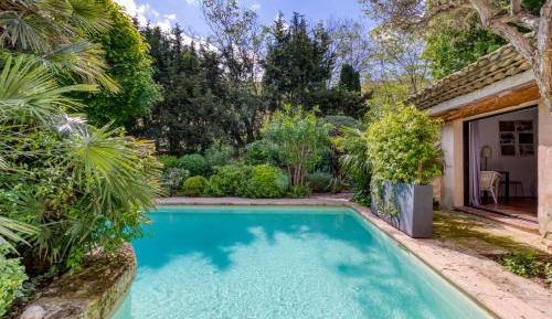 Villa with Garden View