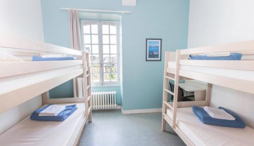Quadruple Room with Private Bathroom