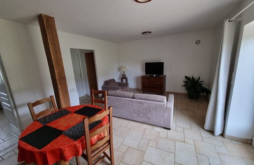 Meyrals House | House in the heart of a pretty, quiet village, ideally located in Périgord